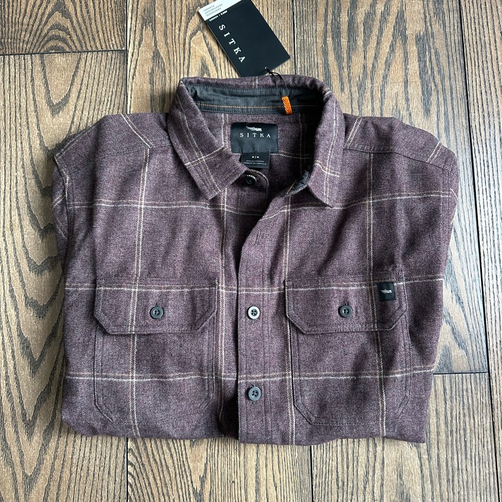 Sitka Men's Plaid button down Shirt in Hardwood size Medium NWT - Picture 2 of 5